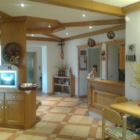 Albergo Pensione Serenetta วาเรนา ภายนอก รูปภาพ